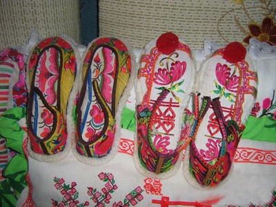 走進彝族的鞋世界 行走于足下的歷史、信仰與生活